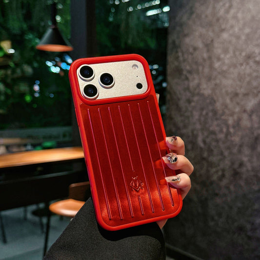 Capa para iPhone com armadura metálica com nervuras – proteção elegante inspirada em viagens