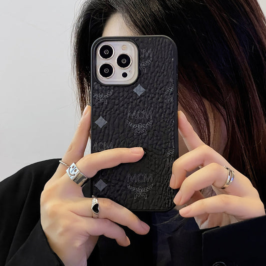 Capa para iPhone MCM preta-MCK240603