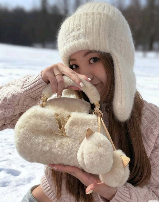 Capusnow Handbag (Model M26324)