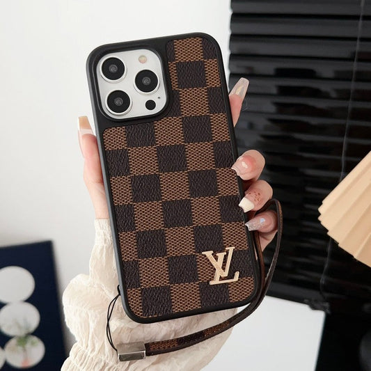 Coque et skin adhésive iPhone avec chaîne à main marron classique de luxe