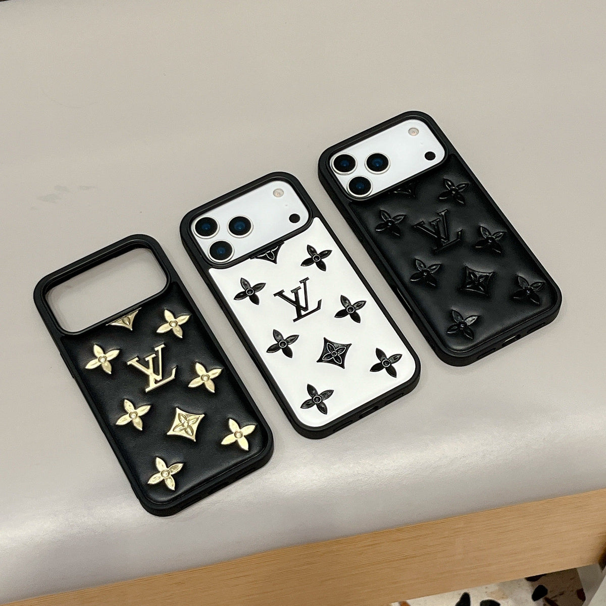 Funda de lujo para iPhone con diseño en relieve 3D
