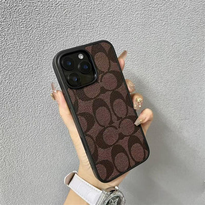 Ochronne etui na iPhone'a o miękkiej skórzanej fakturze
