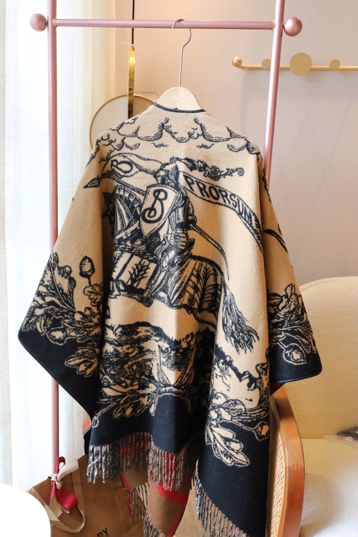 Burberry Newest Knight Horse Double-sided Jacquard Cape Shawl
