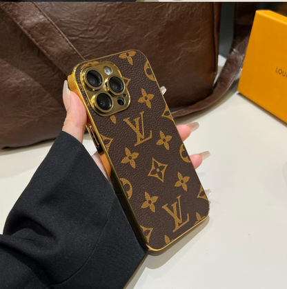 Luxuriöse iPhone-Hülle mit klassischem Monogramm und galvanisierten Goldrändern
