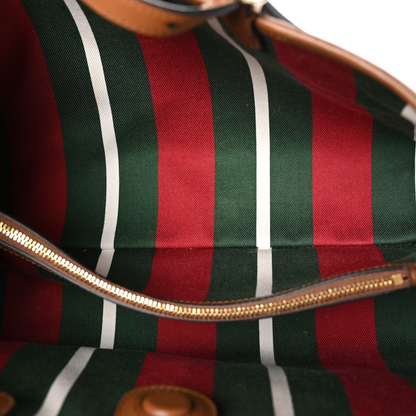 Bolso tote largo clásico con emblema de monograma Beige