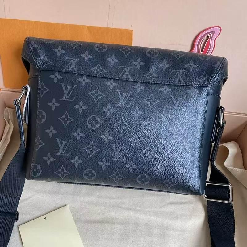 Fashionable and Trendy  Messenger Bag