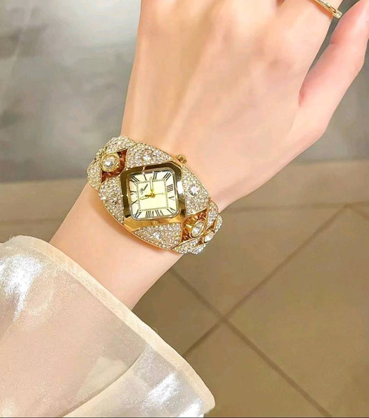 Luxury Palace Style Quartz Watch