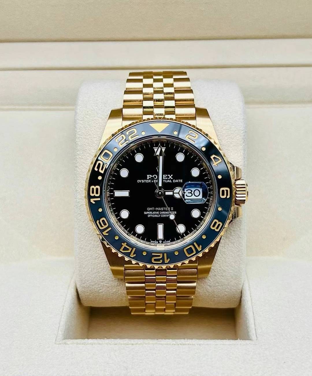 High-end Green Watch
