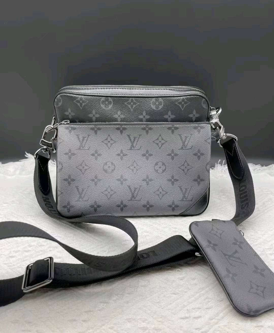 (Αγοράστε 3, πληρώστε για 2) Classic Monogram Trio Messenger Bag - A Fashion Must-Have 011