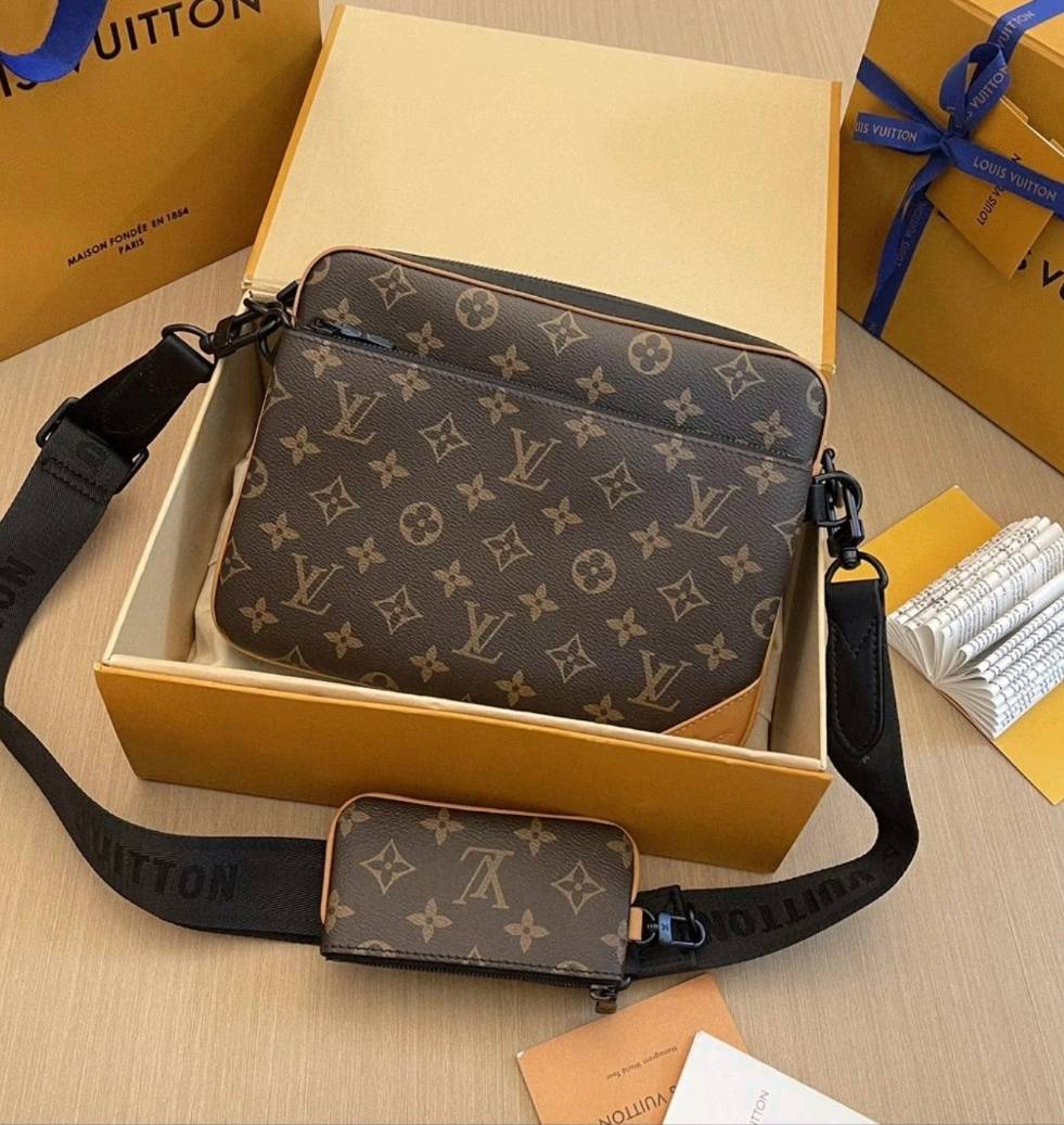 (Αγοράστε 3, πληρώστε για 2) Classic Monogram Trio Messenger Bag - A Fashion Must-Have 011