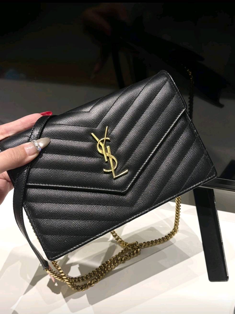 Black Caviar V‑Quilted Envelope Chain Bag