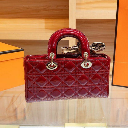 Sac femme style Dior en cuir verni de luxe léger