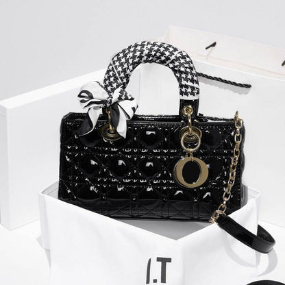 Sac femme style Dior en cuir verni de luxe léger
