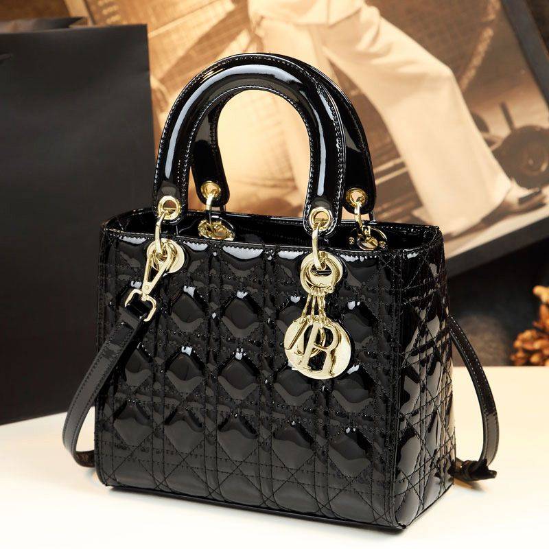 Sac femme style Dior en cuir verni de luxe léger