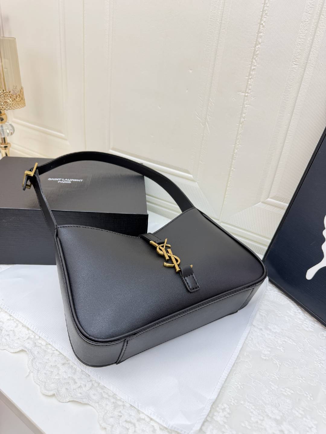 Quiet Luxury Hobo Underarm Shoulder Bag