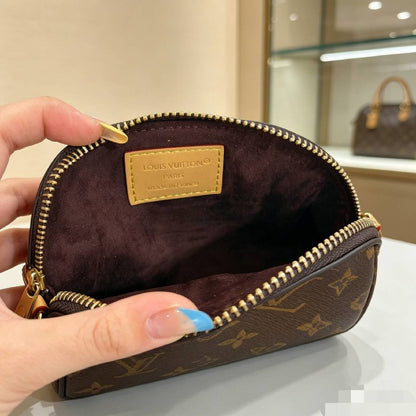 Small Pouch, Quiet Opulence