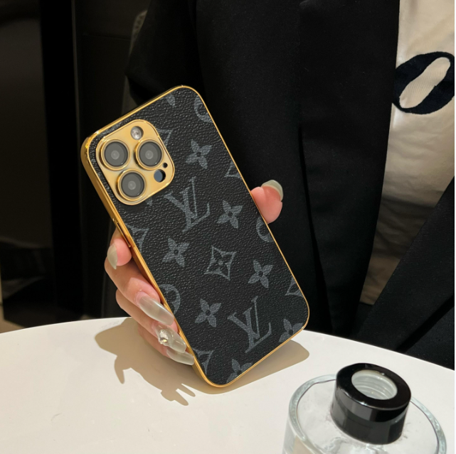 Luxuriöse iPhone-Hülle mit klassischem Monogramm und galvanisierten Goldrändern