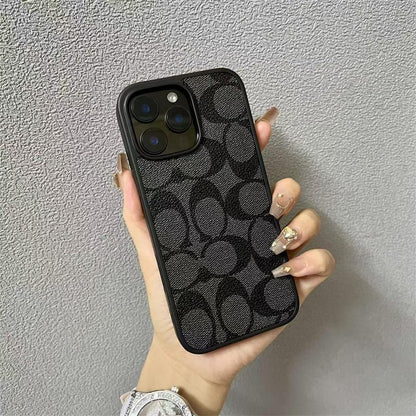 Ochronne etui na iPhone'a o miękkiej skórzanej fakturze