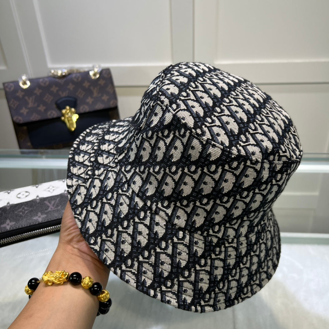 Klassisk vintage skrå monogram bøttehat