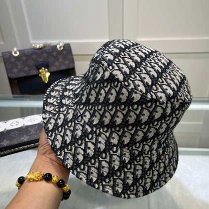 Klassisk vintage skrå monogram bøttehat