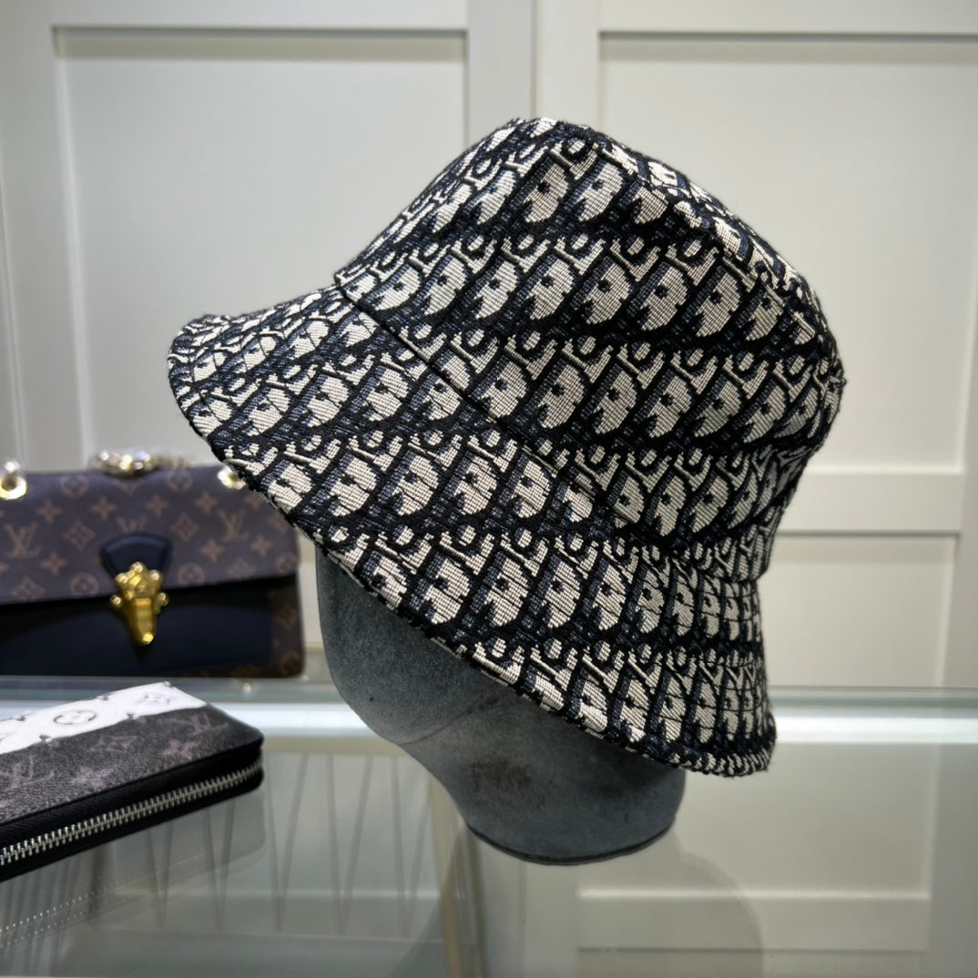 Klassisk vintage skrå monogram bøttehat