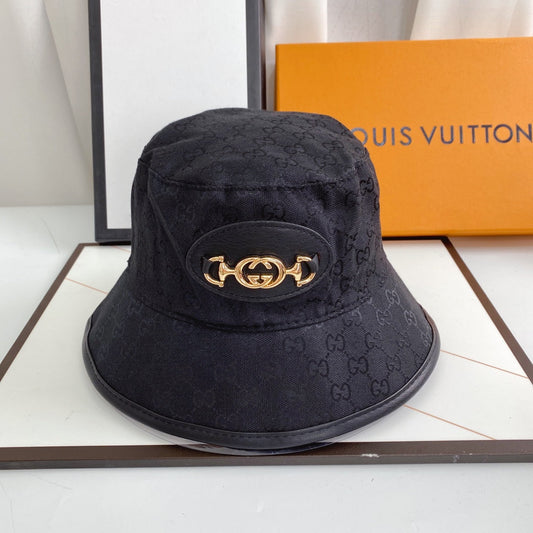Κλασσικό καπέλο με αλυσίδα GG Monogram