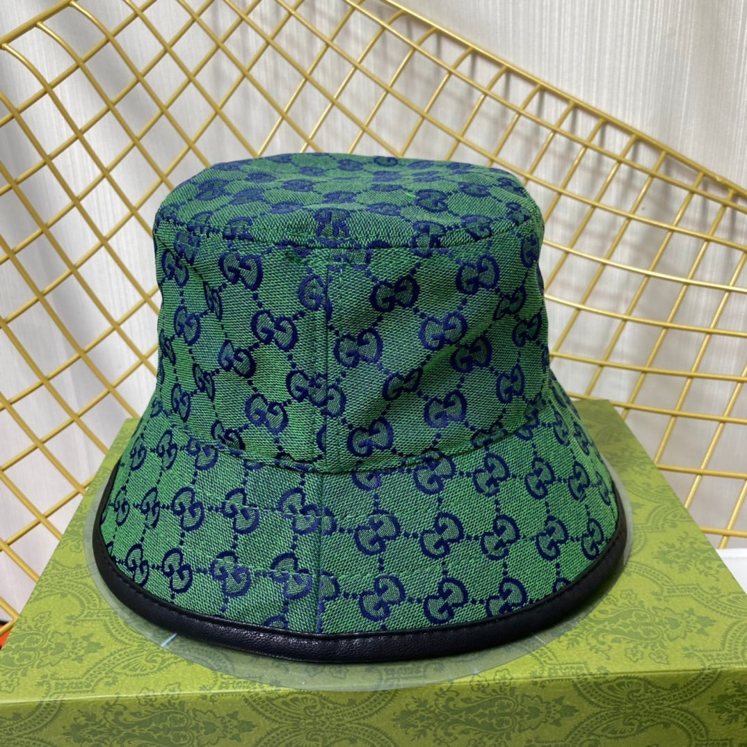 کلاه سطلی دوزی مونوگرام مشترک آدیداس کلاسیک x