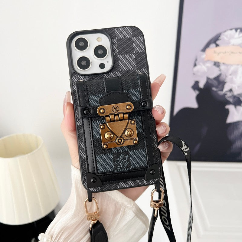 Capa luxuosa para iPhone com corrente crossbody preta e branca