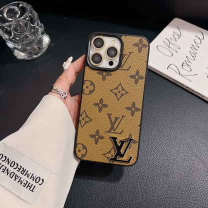 Só Lógó Dubh Cás iPhone Leathar
