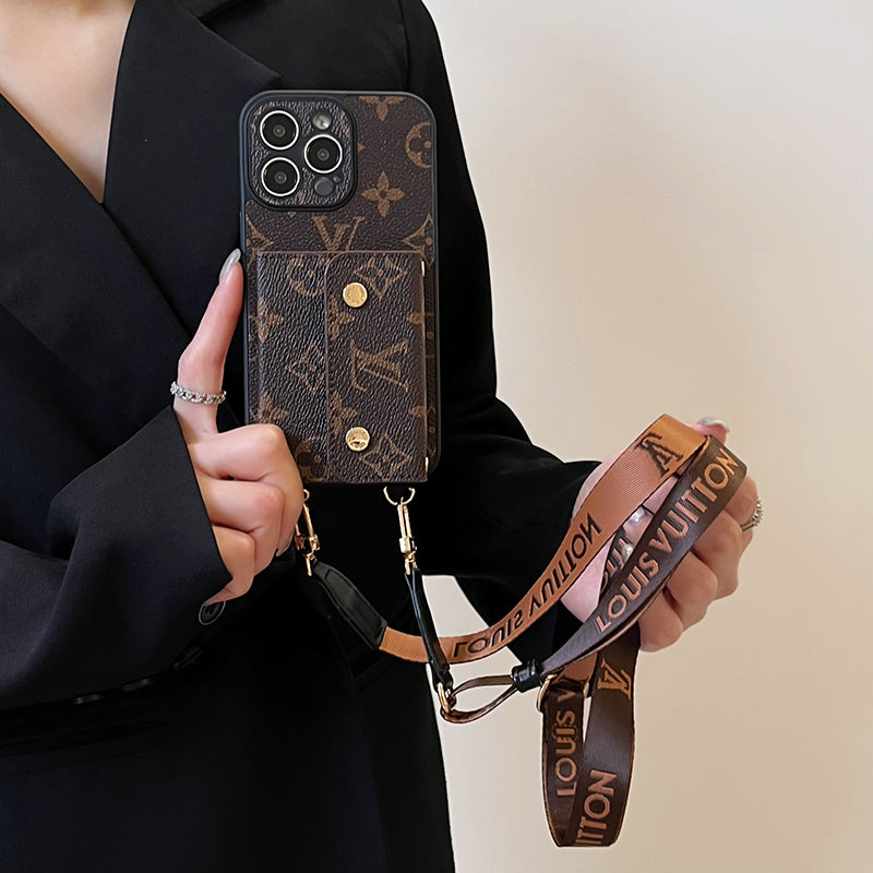 Luxuriöse iPhone-Hülle mit Kartentasche und Kette in Braun