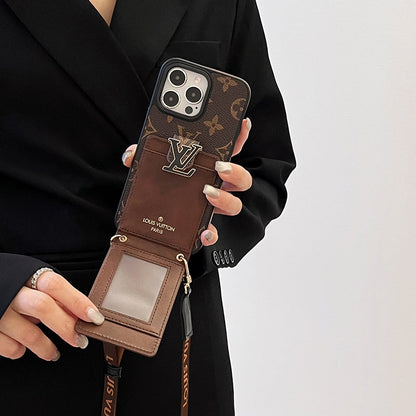 Luksusowe etui na iPhone'a z łańcuszkiem na karty
