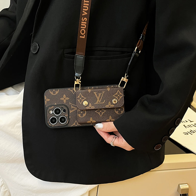 Luxuriöse iPhone-Hülle mit Kartentasche und Kette in Braun
