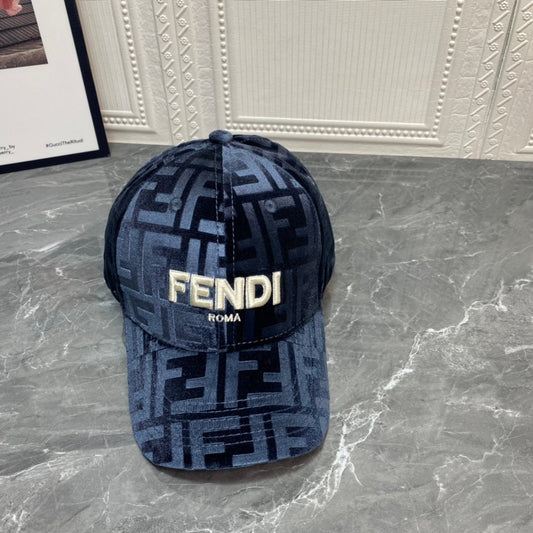 Só FF Gold Velvet Baseball Cap | Hata Inchoigeartaithe Dearthóir Só