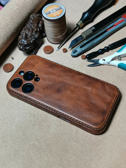 Kakavy Handcrafted Vegetable-Tanned Leather iPhone Case – Vintage Patina Edition