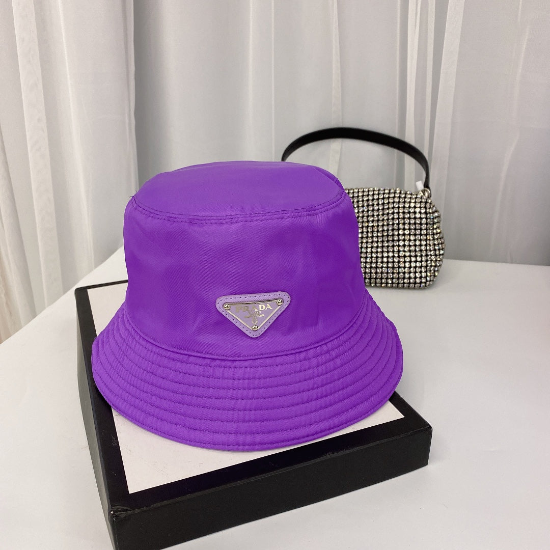 Modny kapelusz typu Bucket z trójkątnym logo | Luksusowy projektant bawełniany kapelusz