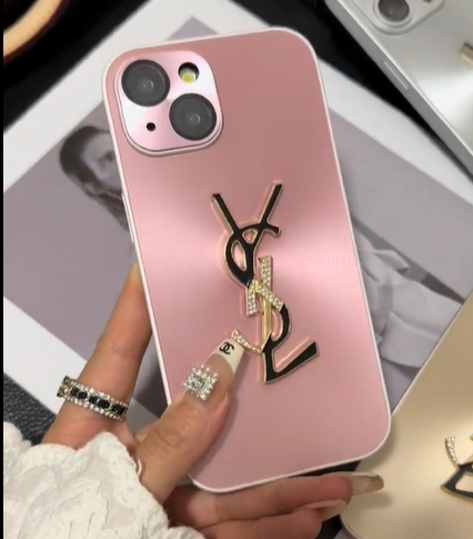 Eleganckie etui Letter Shine x Mono na iPhone'a