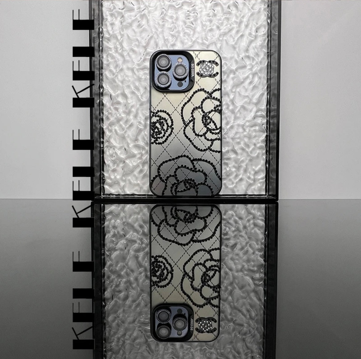 CAMELLIA-INSPIRERT IPHONE-ETEKSKE MED UNIKT DESIGN
