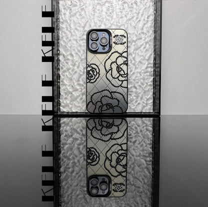 CAMELLIA-INSPIRERT IPHONE-ETEKSKE MED UNIKT DESIGN