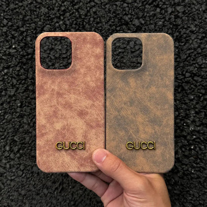 Klasyczne, zamszowe etui na iPhone'a w stylu vintage
